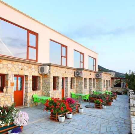 Vlorë Vila Dena מראה חיצוני תמונה