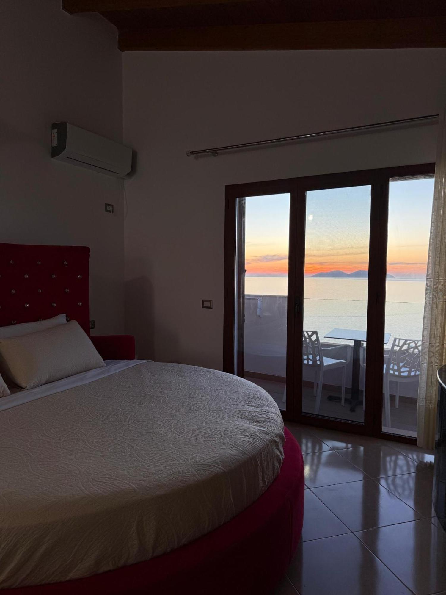 Vlorë Vila Dena מראה חיצוני תמונה